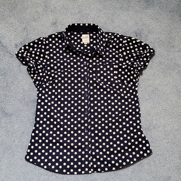 Cute cap sleeve button-up shirt - Picture 1 of 8